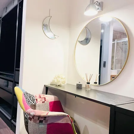 Lovely 2 Bedroom Flat With Balcony And Parking
